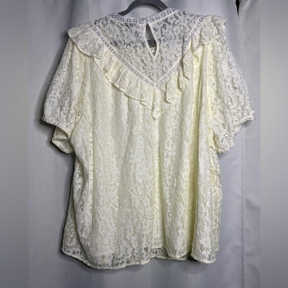 Torrid Lace Ruffle Detail Pale Yellow Blouse 4X - Picture 6 of 14